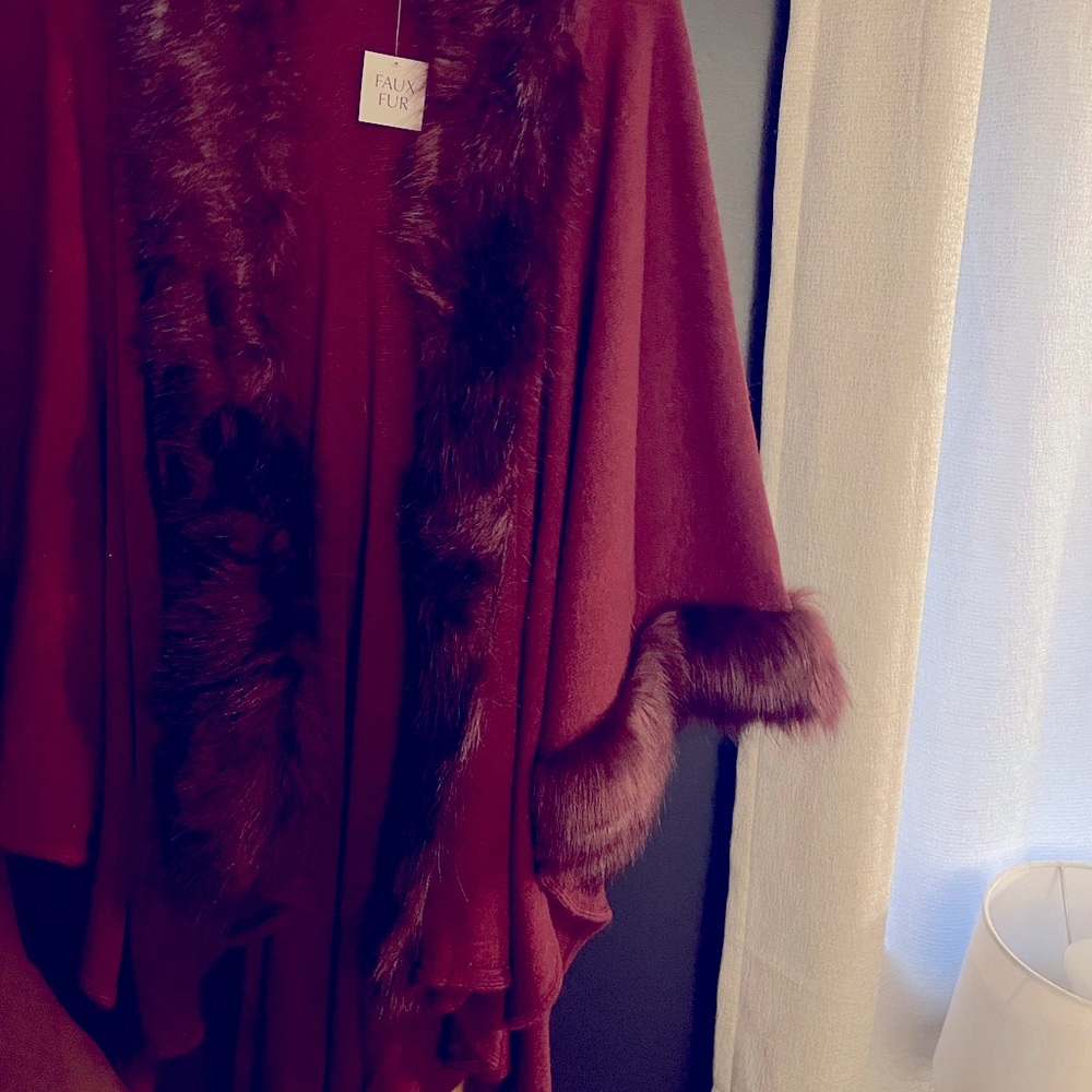 Burgundy faux fur cape BNWT